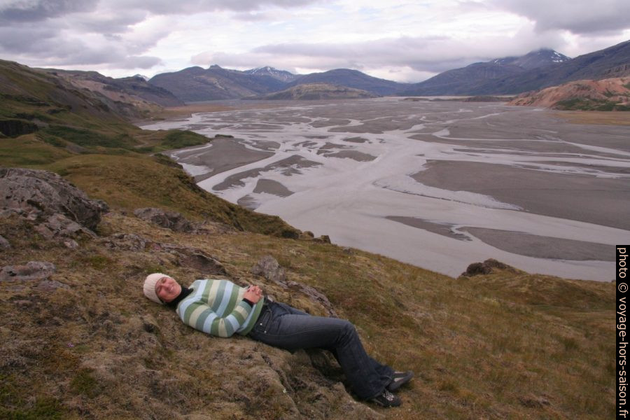Alex et le fleuve Jökulsá í Lóni. Photo © André M. Winter