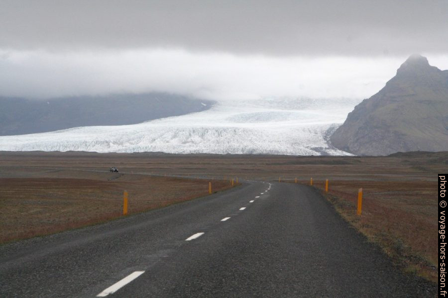 Le glacier Fjallsjökull vu de la route 1. Photo © André M. Winter