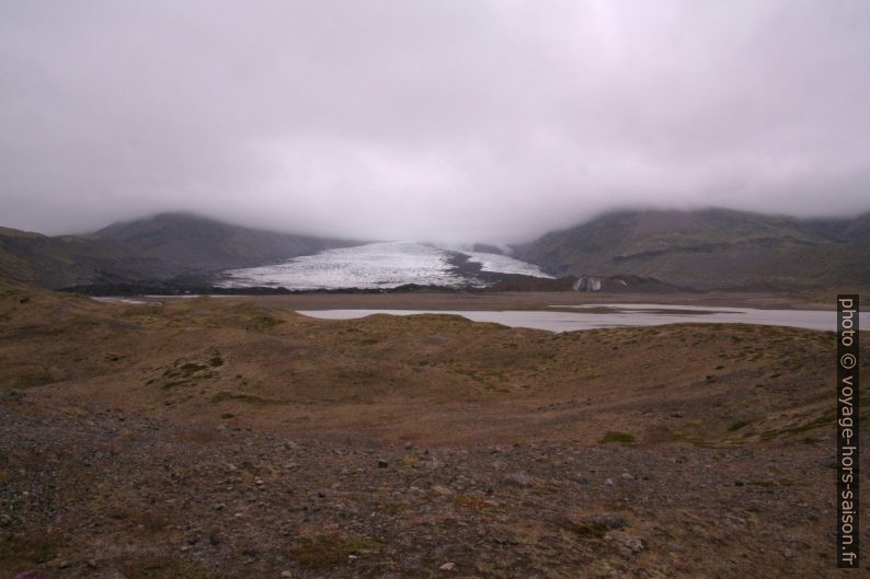 Glacier Kvíárjökull et son lac comblé. Photo © André M. Winter