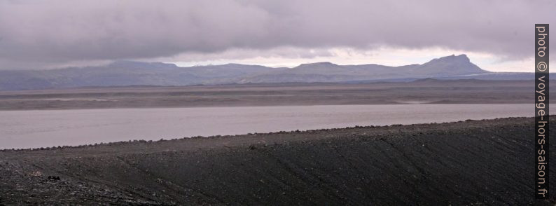 Le fleuve Sandgígjukvísl dans le bassin Núpsvötn. Photo © André M. Winter