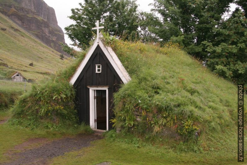 Église de tourbe de Núpsstaður. Photo © André M. Winter