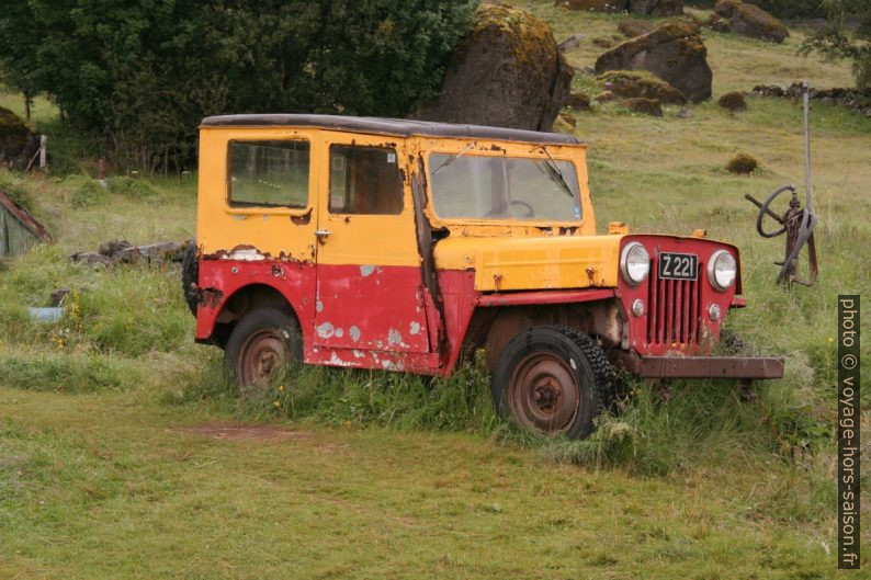 Jeep rouillé à Núpsstaður. Photo © André M. Winter