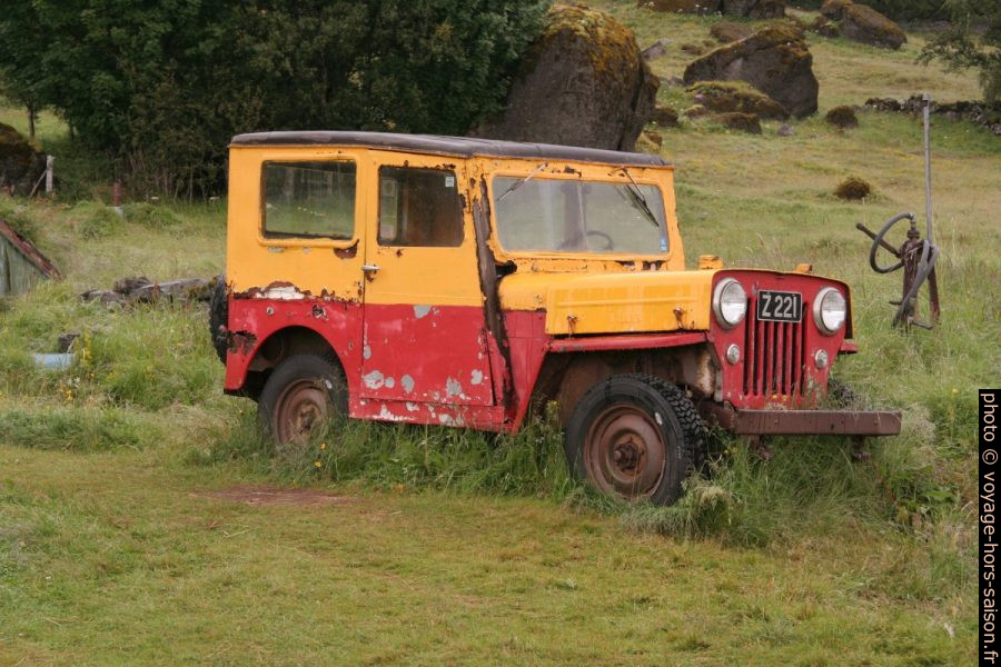 Jeep rouillé à Núpsstaður. Photo © André M. Winter