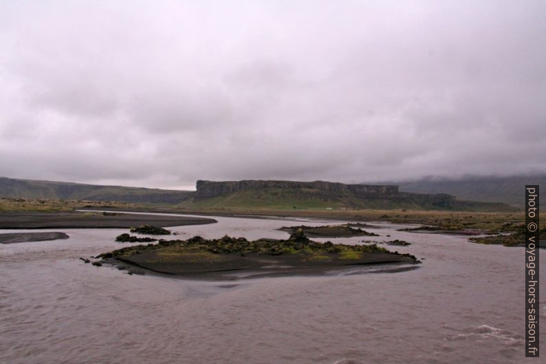 Le fleuve Brunná et la ferme Núpar. Photo © André M. Winter