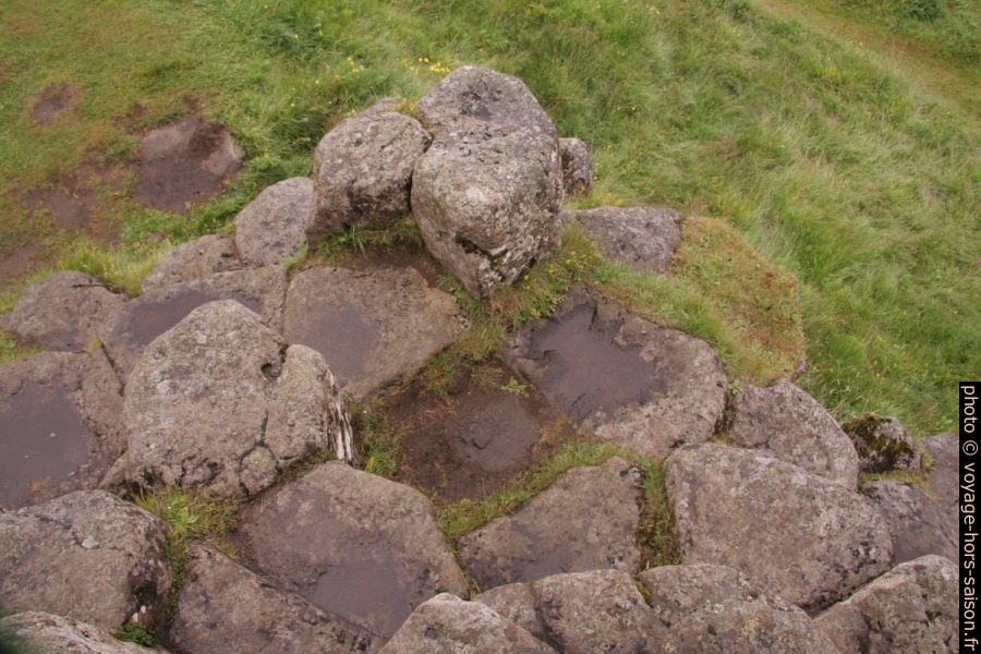 Des orgues basaltiques de Dverghamrar vus d'en haut. Photo © André M. Winter