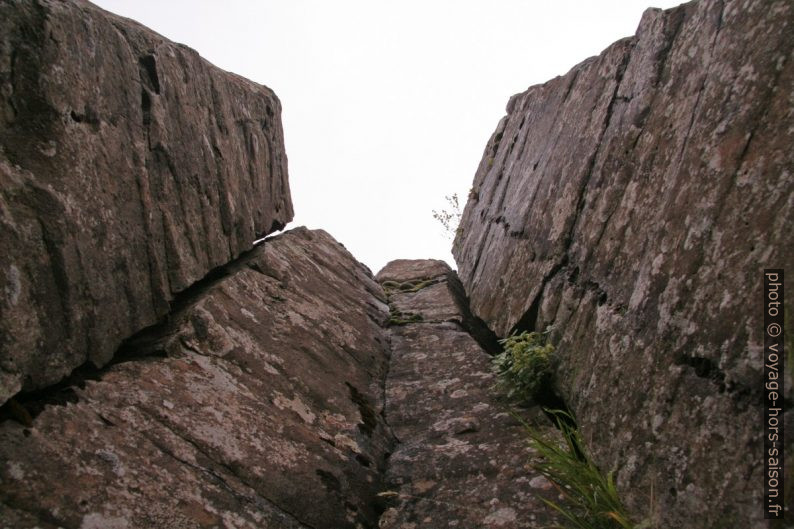 Les orgues basaltiques de Dverghamrar ressemblent à des gratte-ciels. Photo © André M. Winter