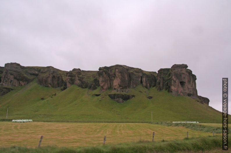 Falaise de basalte près de Fagnifoss. Photo © André M. Winter