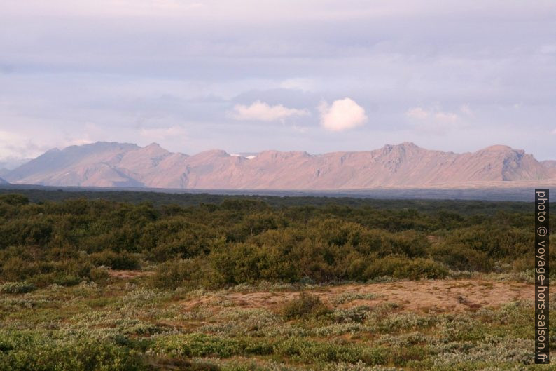 Botnssulur avec Syðstasúla. Photo © André M. Winter