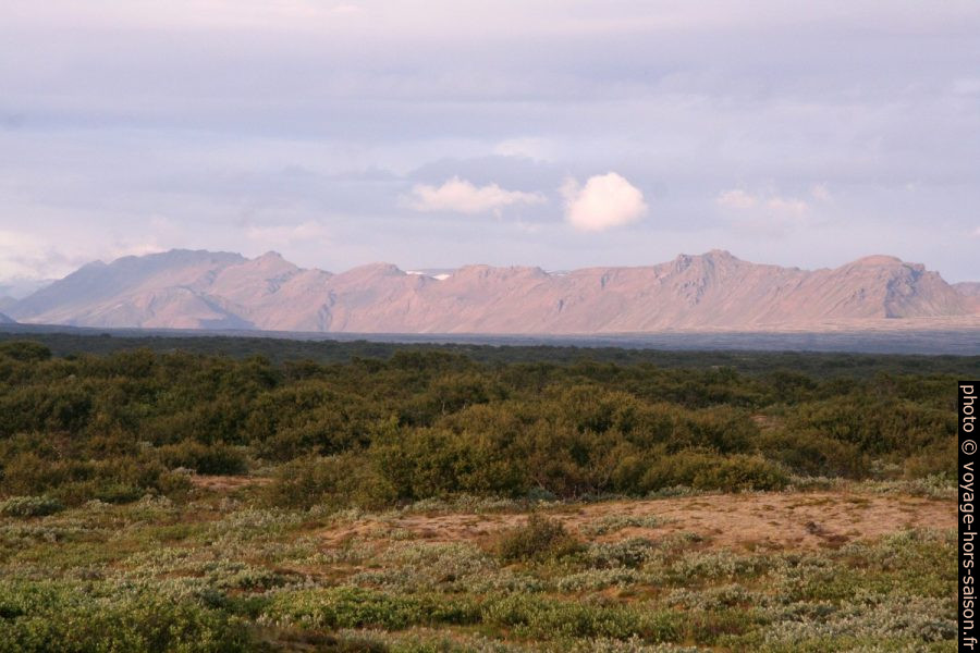 Botnssulur avec Syðstasúla. Photo © André M. Winter