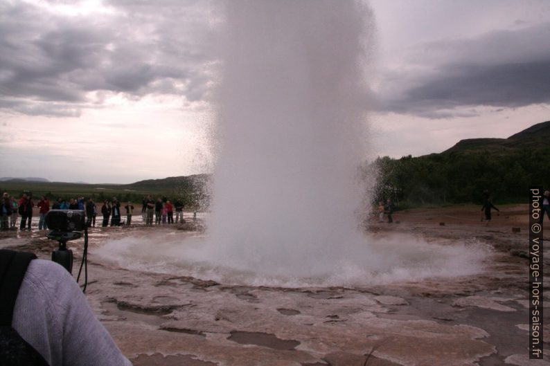 Colonne d'eau du Strokkur. Photo © André M. Winter