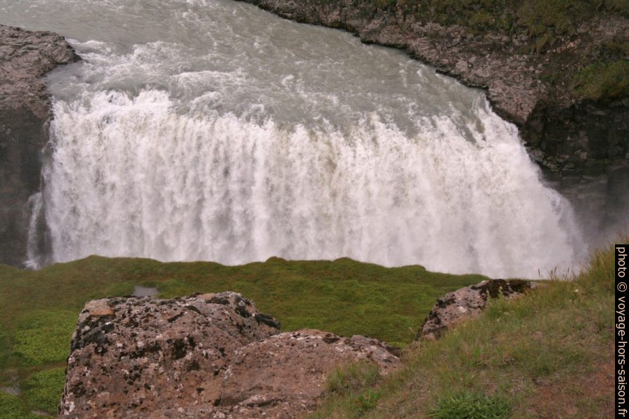 Partie gauche de la cascade basse du Gullfoss. Photo © André M. Winter