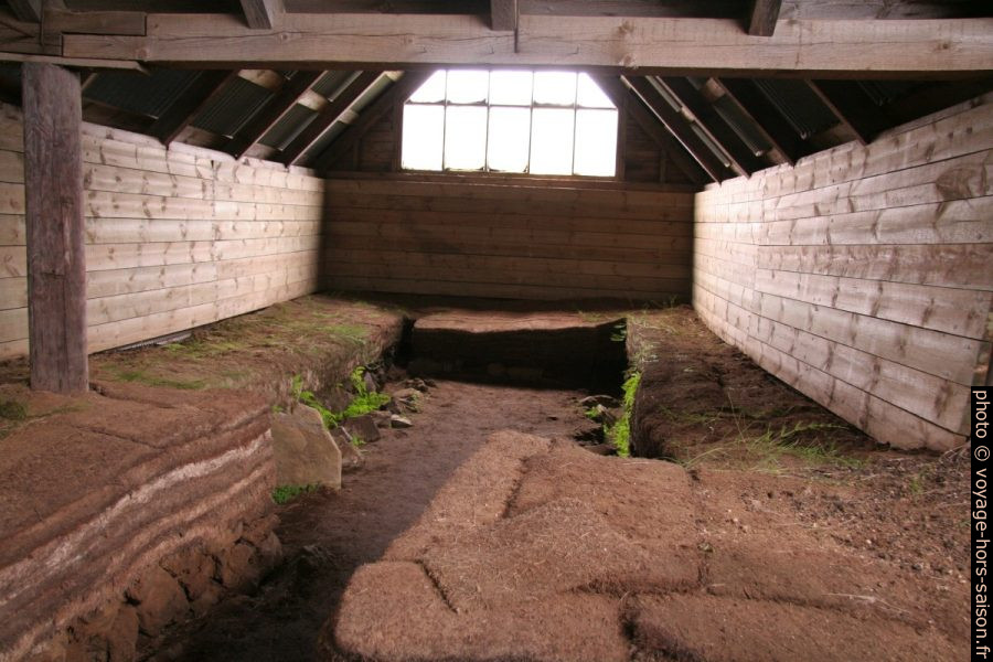 Chambre latérale de la ferme viking de Stöng. Photo © André M. Winter