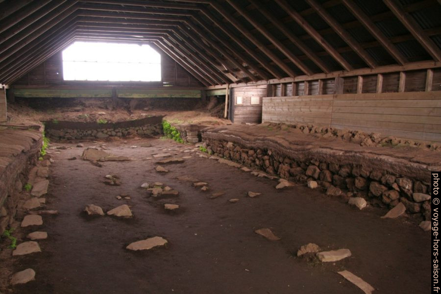 Chambre principale de la ferme viking à Stöng. Photo © André M. Winter