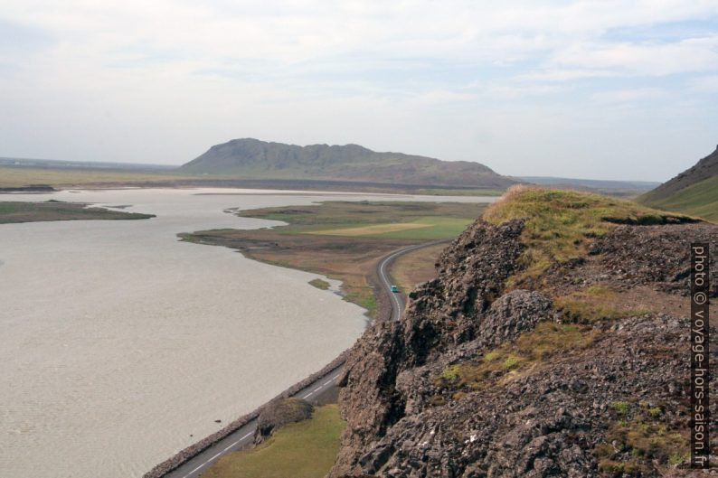 Le fleuve Þjórsá en aval de Gaukshöfði. Photo © André M. Winter