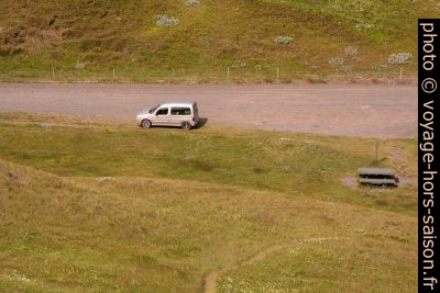 Notre Berlingo au bord de l'ancienne route 32 en Islande. Photo © André M. Winter