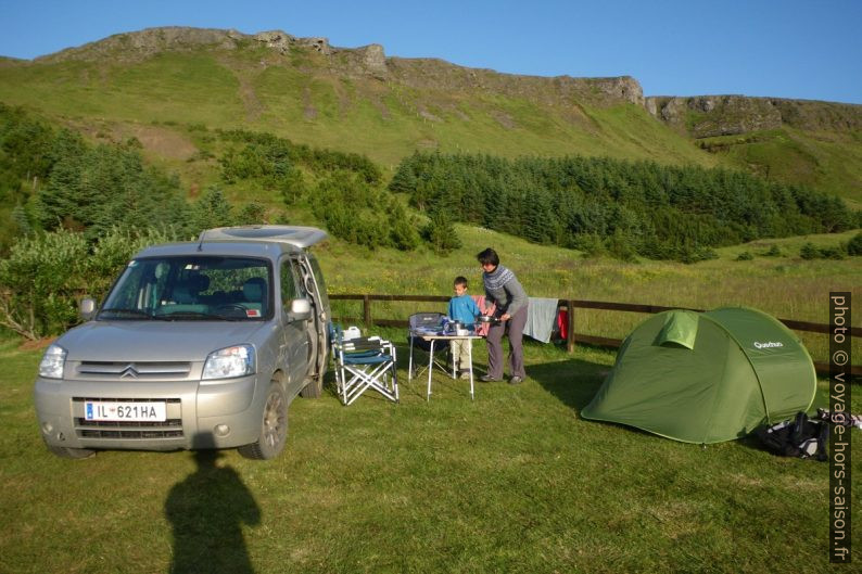 Au Camping d'Ólavsvík. Photo © André M. Winter