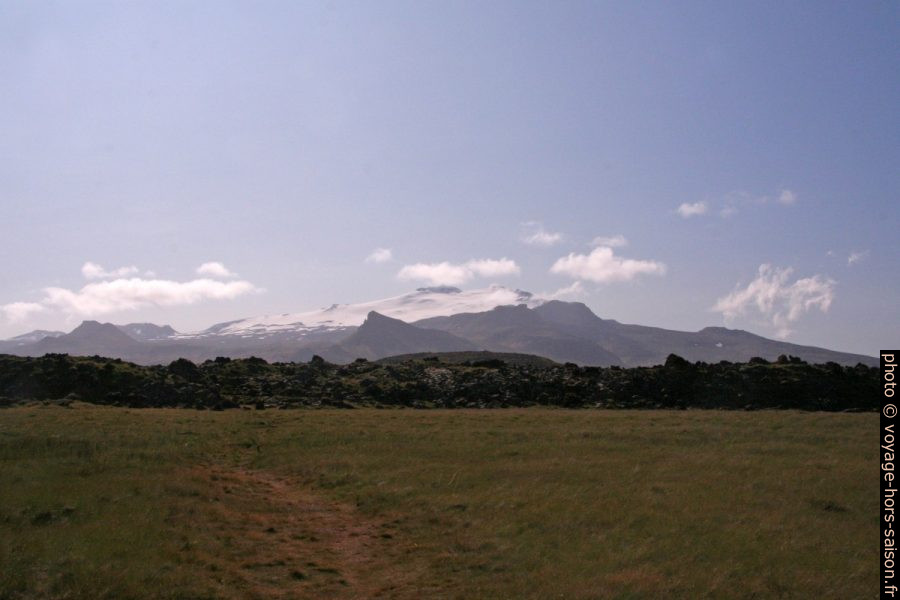 Le Snæfellsjökull vu du nord à Gufuskálar. Photo © André M. Winter