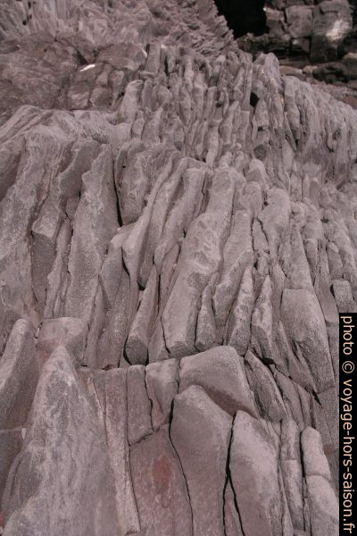 Structure de roche à Hellnar. Photo © André M. Winter