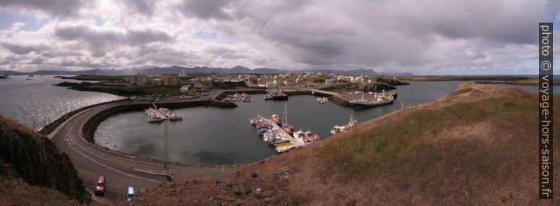 Ville et port de Stykkishólmur. Photo © André M. Winter