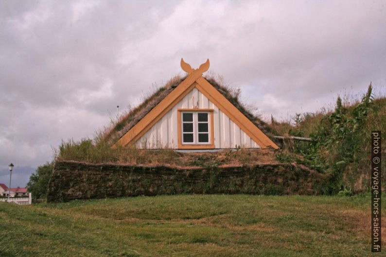 Pignon croisé de Vikings de la Baðstofa. Photo © André M. Winter