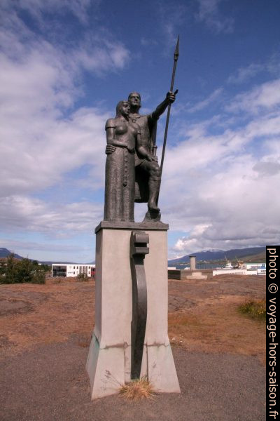 Monument Landnemar à Akureyri. Photo © André M. Winter