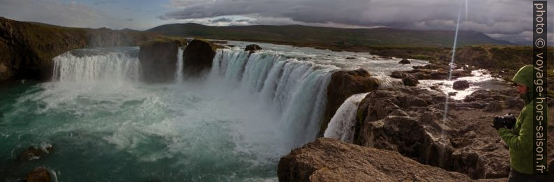 Alex près du Goðafoss. Photo © André M. Winter