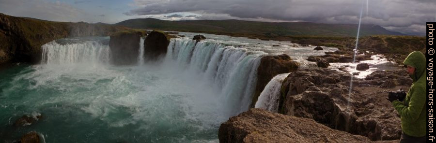 Alex près du Goðafoss. Photo © André M. Winter