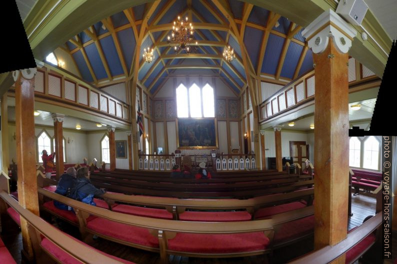 Nef de l'église de Húsavík. Photo © André M. Winter