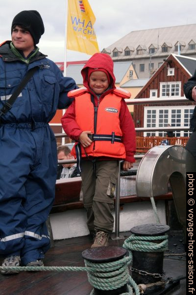 Nicolas avec gilet de sauvetage. Photo © André M. Winter