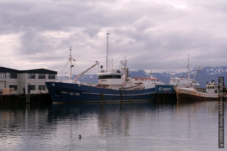 Chalutier Þórsnes II à Húsavík. Photo © André M. Winter