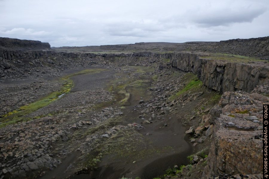 Fond de vallée du Sanddalur. Photo © André M. Winter