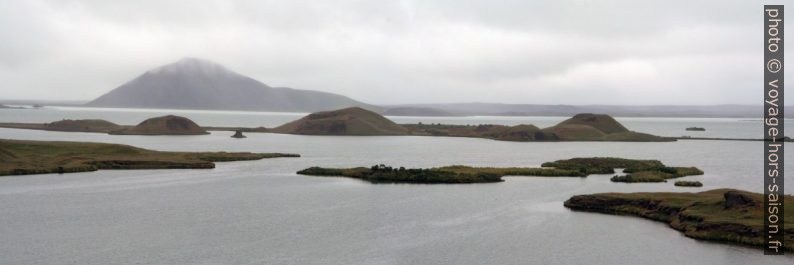 Pseudo-cratères de Mikley dans le Mývatn. Photo © André M. Winter