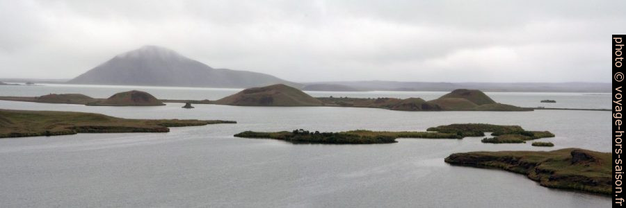 Pseudo-cratères de Mikley dans le Mývatn. Photo © André M. Winter