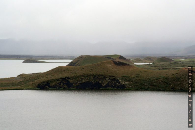 Pseudo-cratère dans le Mývatn. Photo © André M. Winter