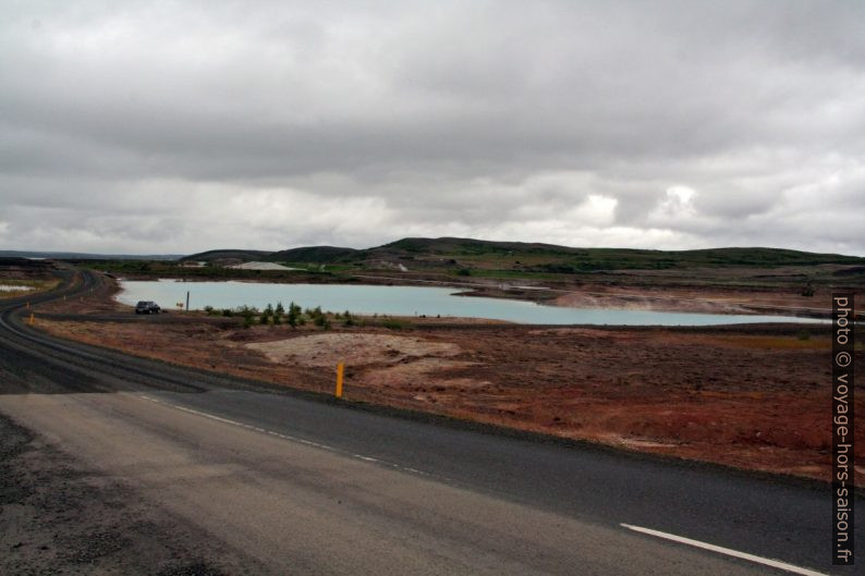 Bassin d'eau chaude dans le Namaskarð. Photo © André M. Winter