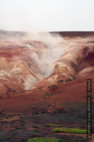 Vapeur d'eau dans la zone géothermique de Krafla. Photo © Alex Medwedeff