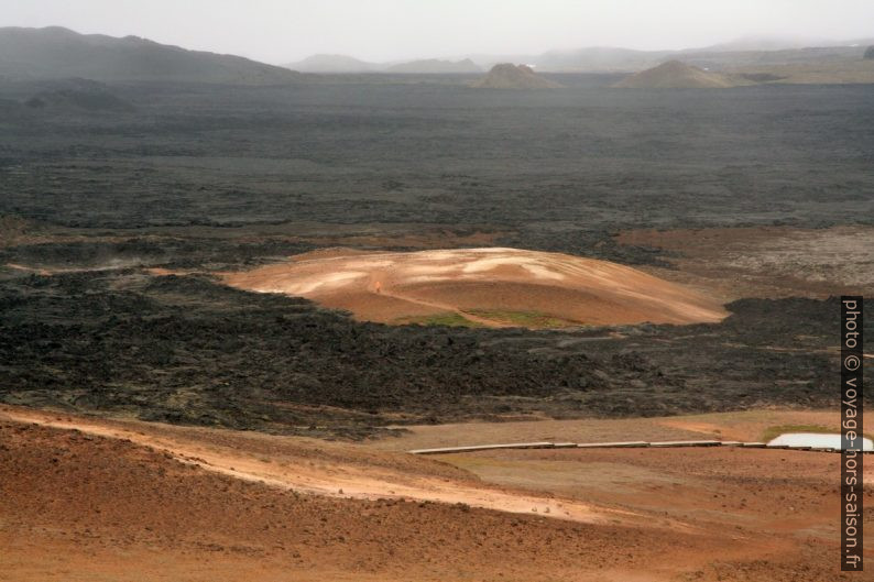 Île non couverte par le laves du Leirhnjúkshraun. Photo © André M. Winter