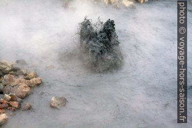 Mare de boue à Hverir. Photo © André M. Winter