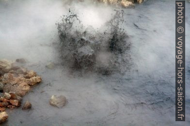 Mare de boue à Hverir. Photo © André M. Winter