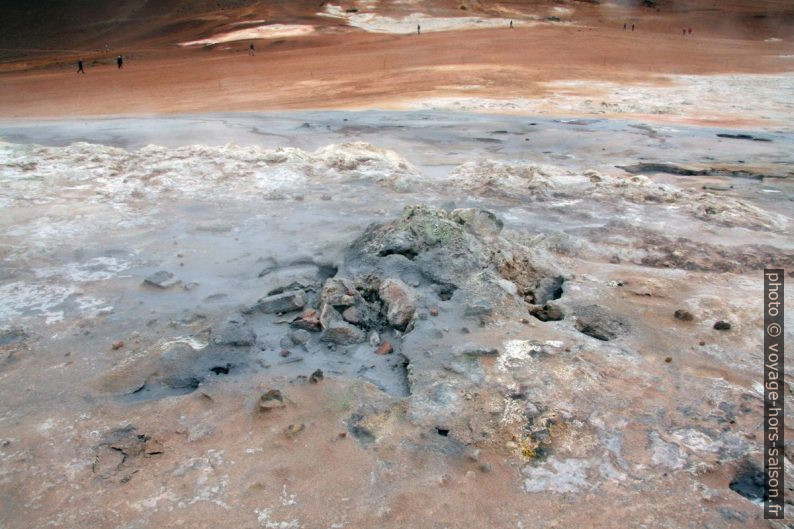 Mare de boue à Hverir. Photo © André M. Winter