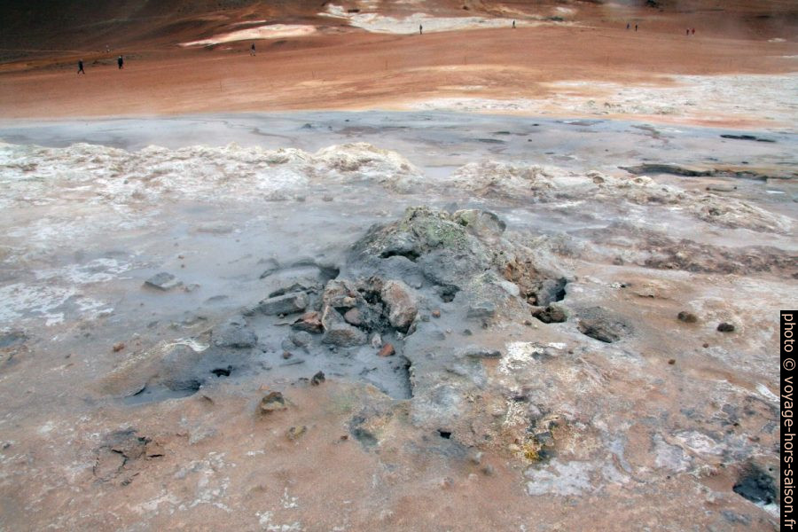 Mare de boue à Hverir. Photo © André M. Winter