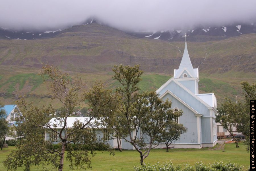 Eglise de Seyðisfjörður. Photo © André M. Winter