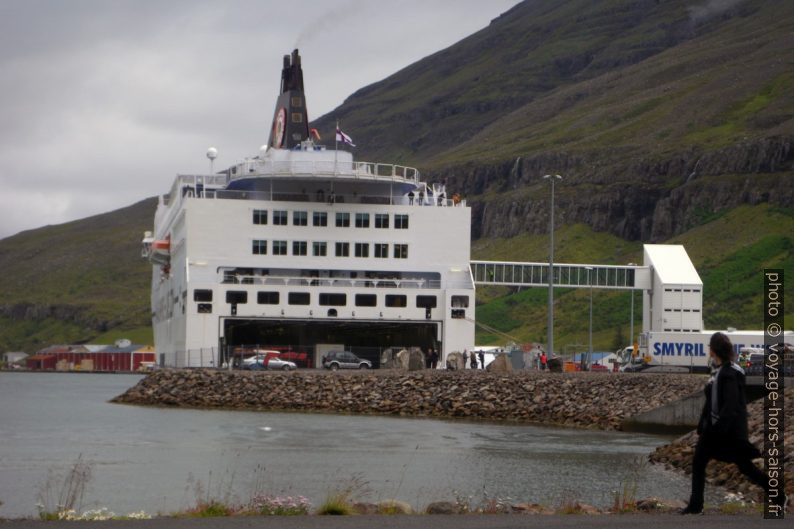 Norröna à Seyðisfjörður. Photo © André M. Winter