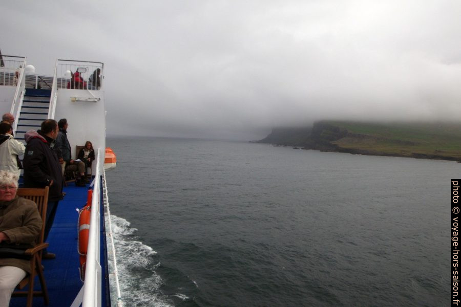 Départ de Seyðisfjörður par la mer. Photo © André M. Winter