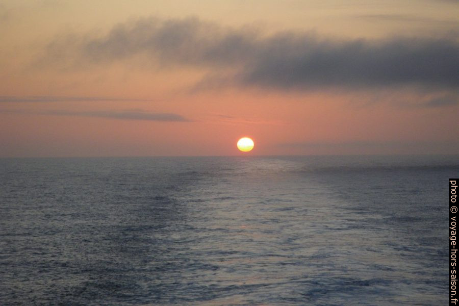 Coucher de soleil dans l'Atlantique Nord. Photo © André M. Winter