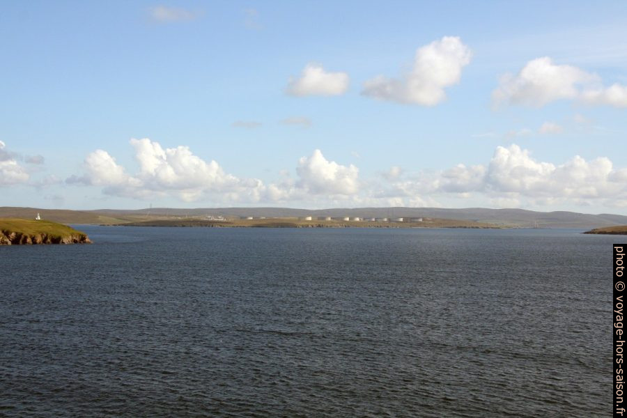 Terminal pétrolier de Sullom Voe. Photo © André M. Winter