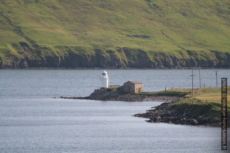 Phare de Firth Voe près de Mossbank sur les Shetland Islands. Photo © André M. Winter