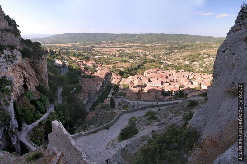 Moustiers vu de Notre-Dame de Beauvoir. Photo © André M. Winter