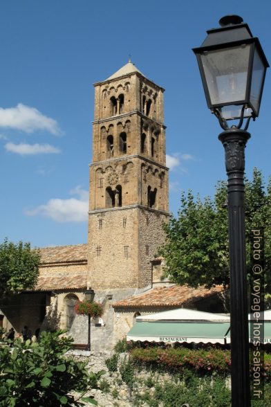 Clocher de Notre-Dame-de-l'Assomption à Moustiers. Photo © Veronika Schnablegger