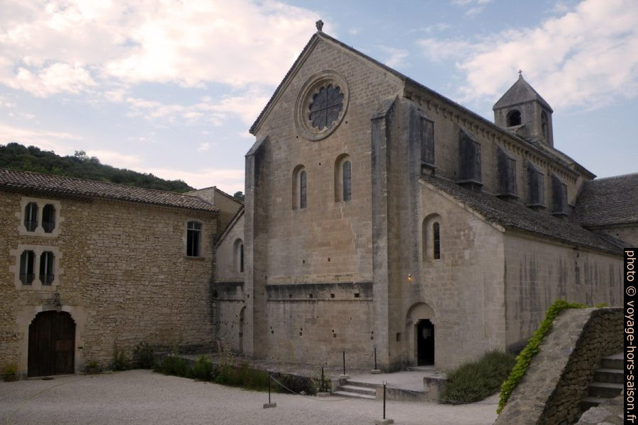 Église abbatiale de l'abbaye de Sénanque. Photo © André M. Winter